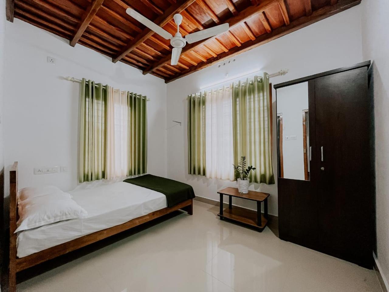 Palkulam Heights Kumudi Exterior foto